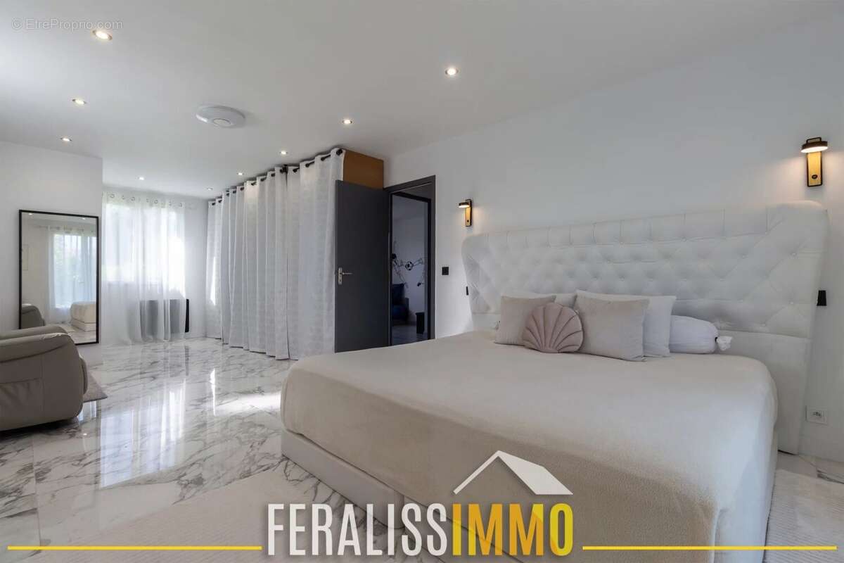 Maison à VAUX-SUR-SEINE