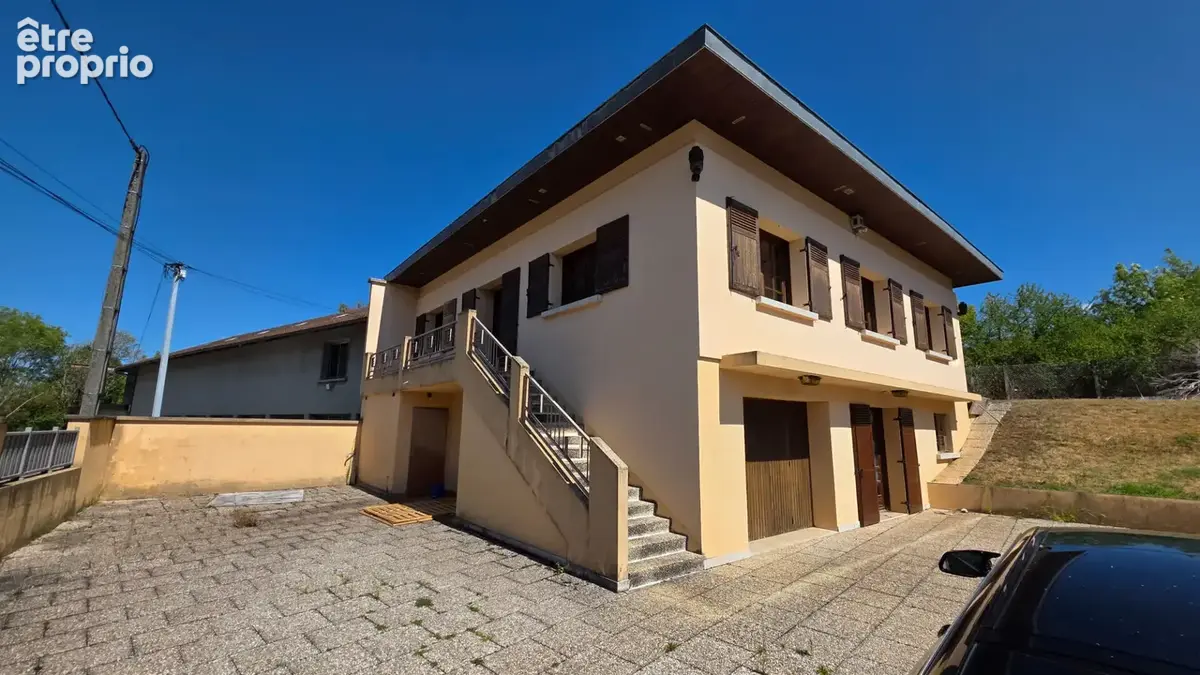 Villa Oyonnax 7 pièce(s) 269 m2 - photo 2