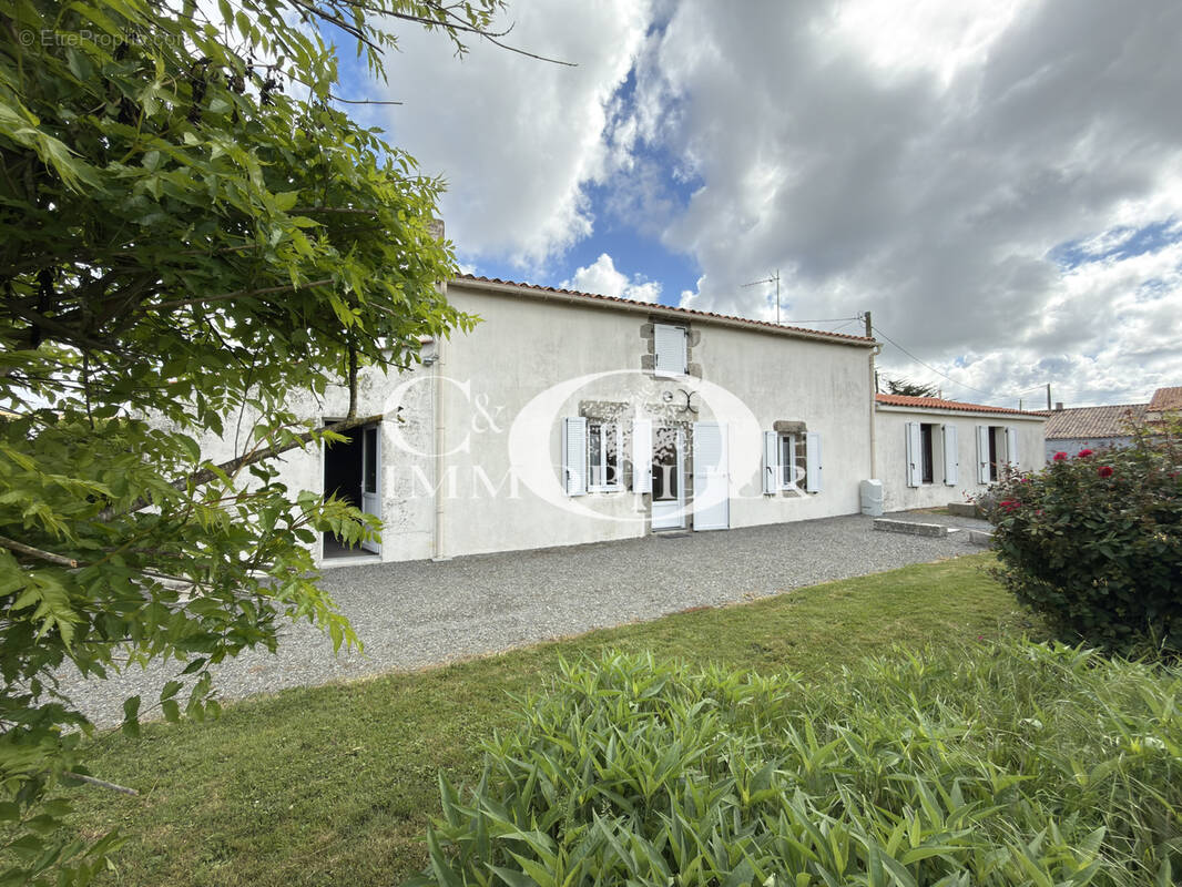Maison à LEGE
