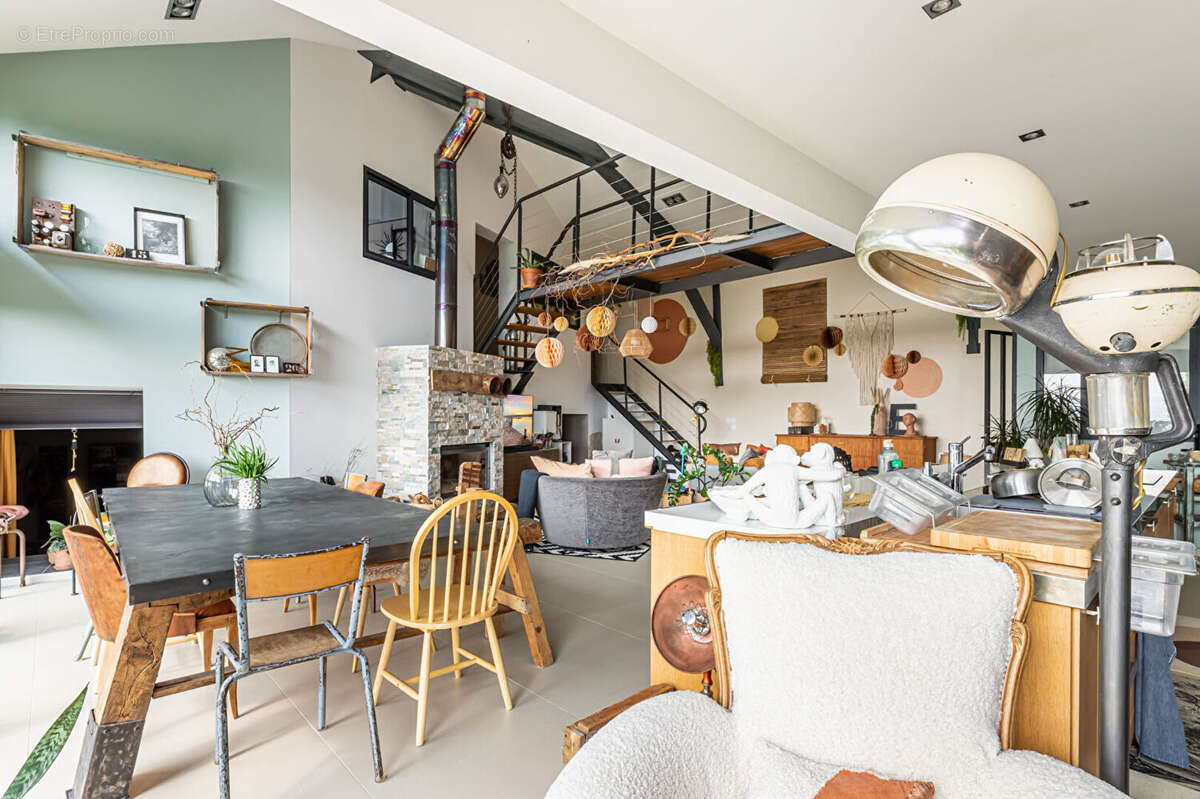 Appartement à SAINT-ANDEOL-LE-CHATEAU