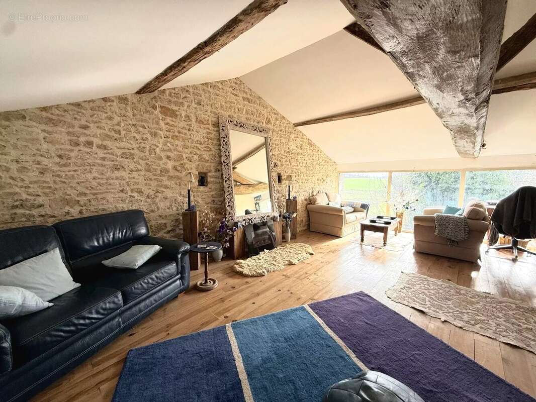 Maison à AUNAC