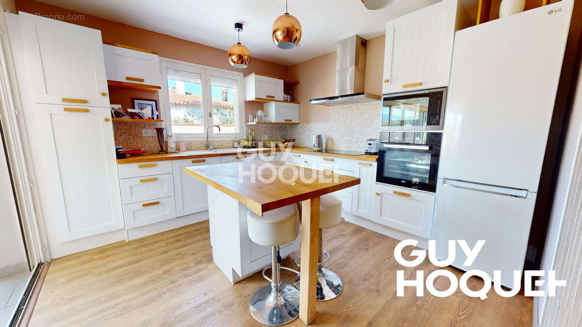 Maison à VILLENEUVE-DE-LA-RAHO