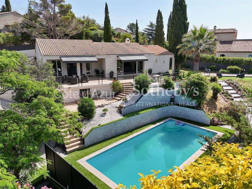 Maison à LES ADRETS-DE-L&#039;ESTEREL