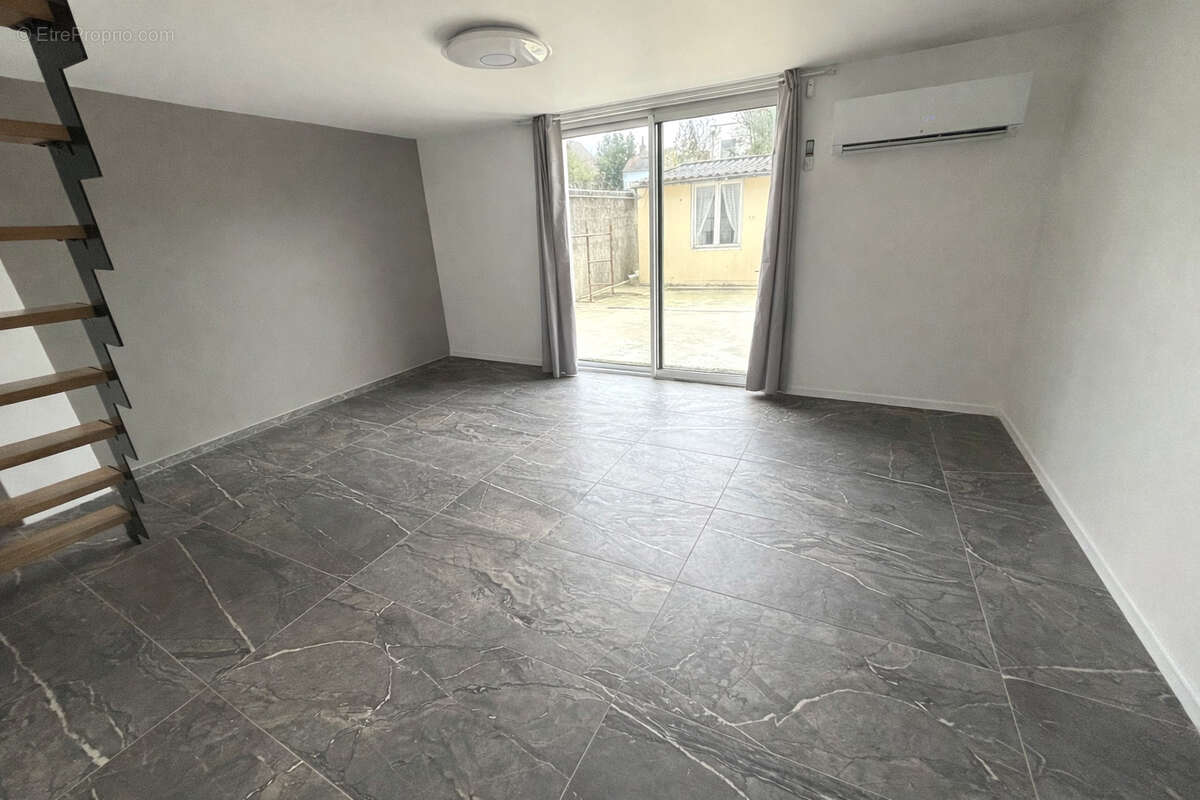 Maison à SAINT-MARTIN-BOULOGNE