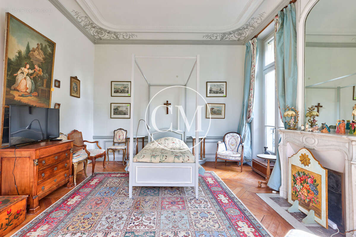 Appartement à VERSAILLES
