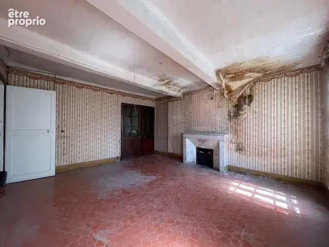 Trois logements à renover avec garages et caves - photo 2