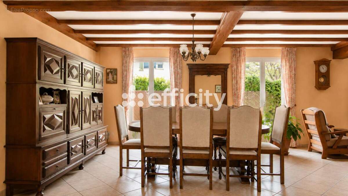 Maison 134 m² à Chassieu  - photo 5