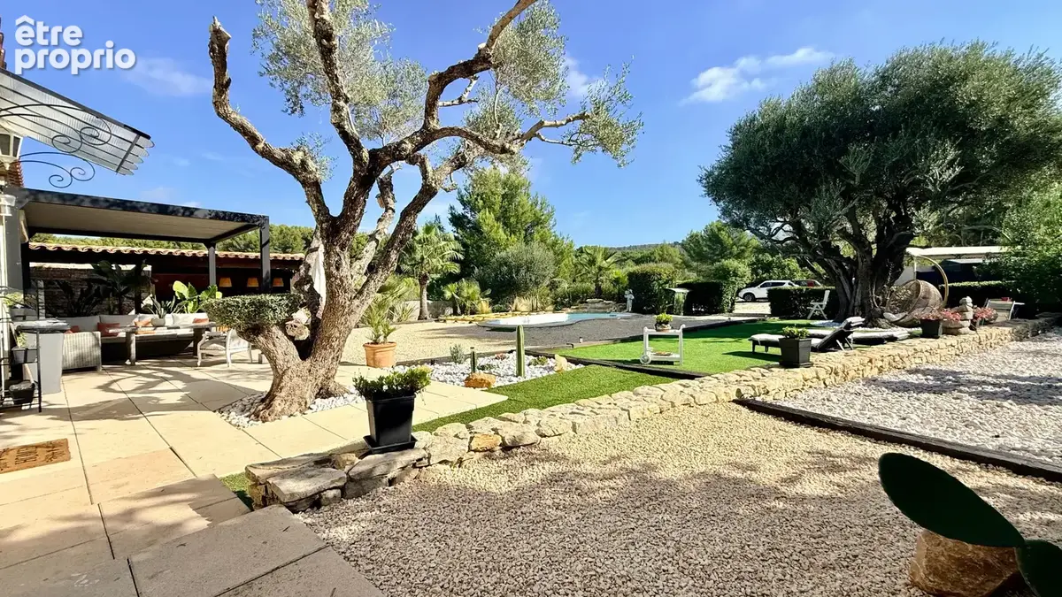 Maison de plain pied 3800 m2 de terrain  avec piscine et pool house - photo 4