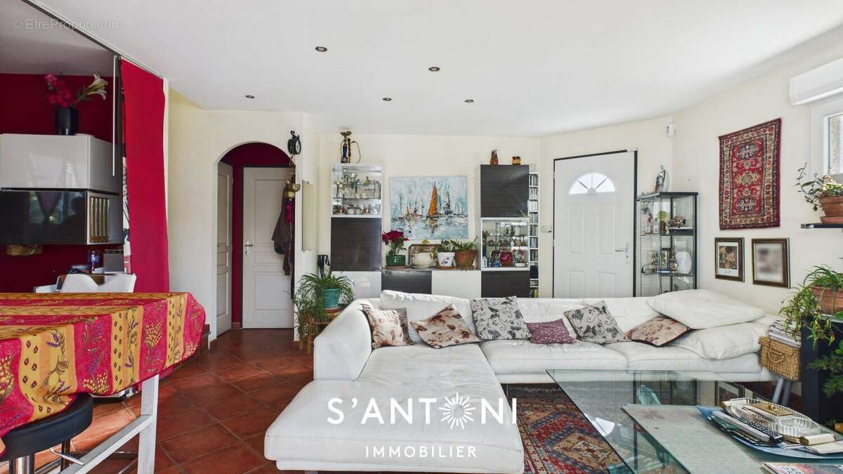 Maison à VILLENEUVE-LES-BEZIERS