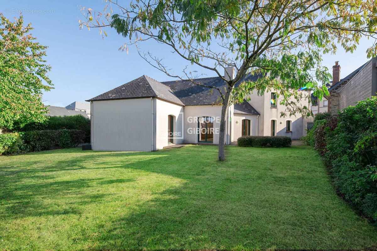 Maison à NOYAL-CHATILLON-SUR-SEICHE