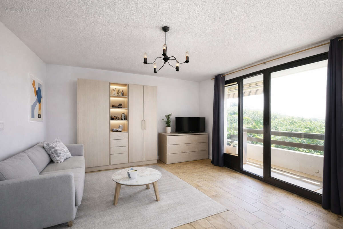 Appartement à LA LONDE-LES-MAURES