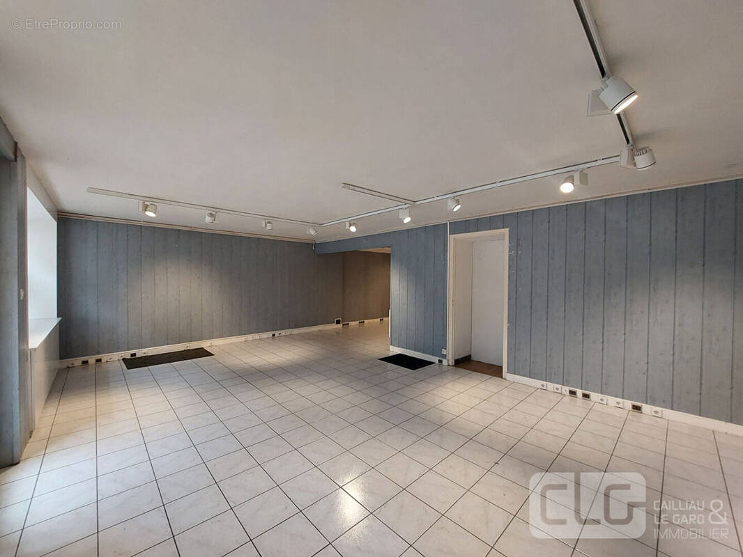 Commerce à PONT-L&#039;ABBE