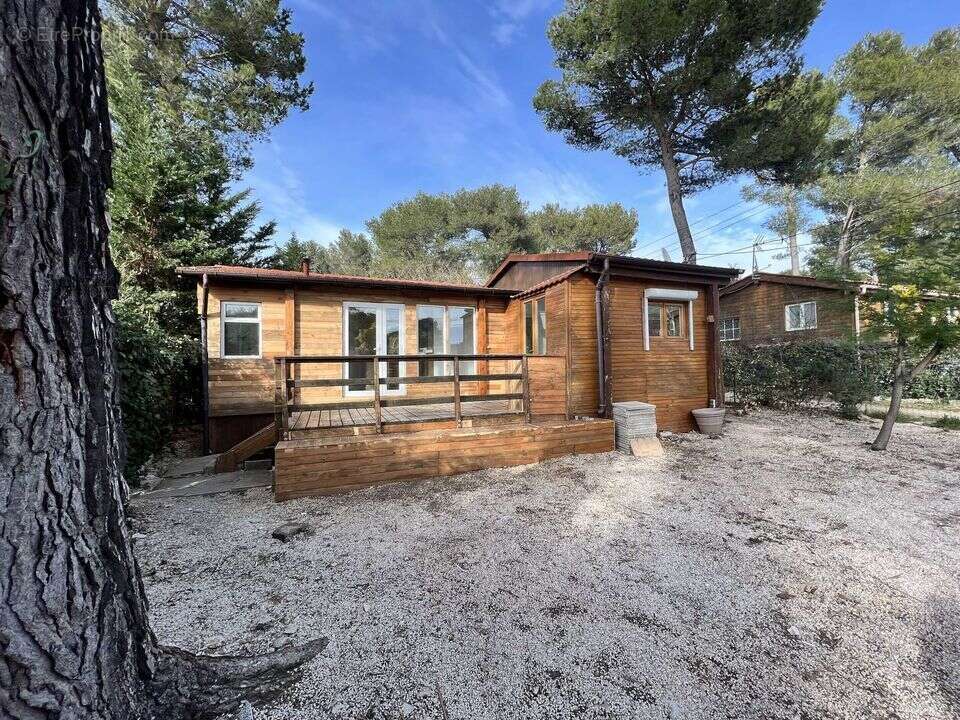 Maison à LE CASTELLET