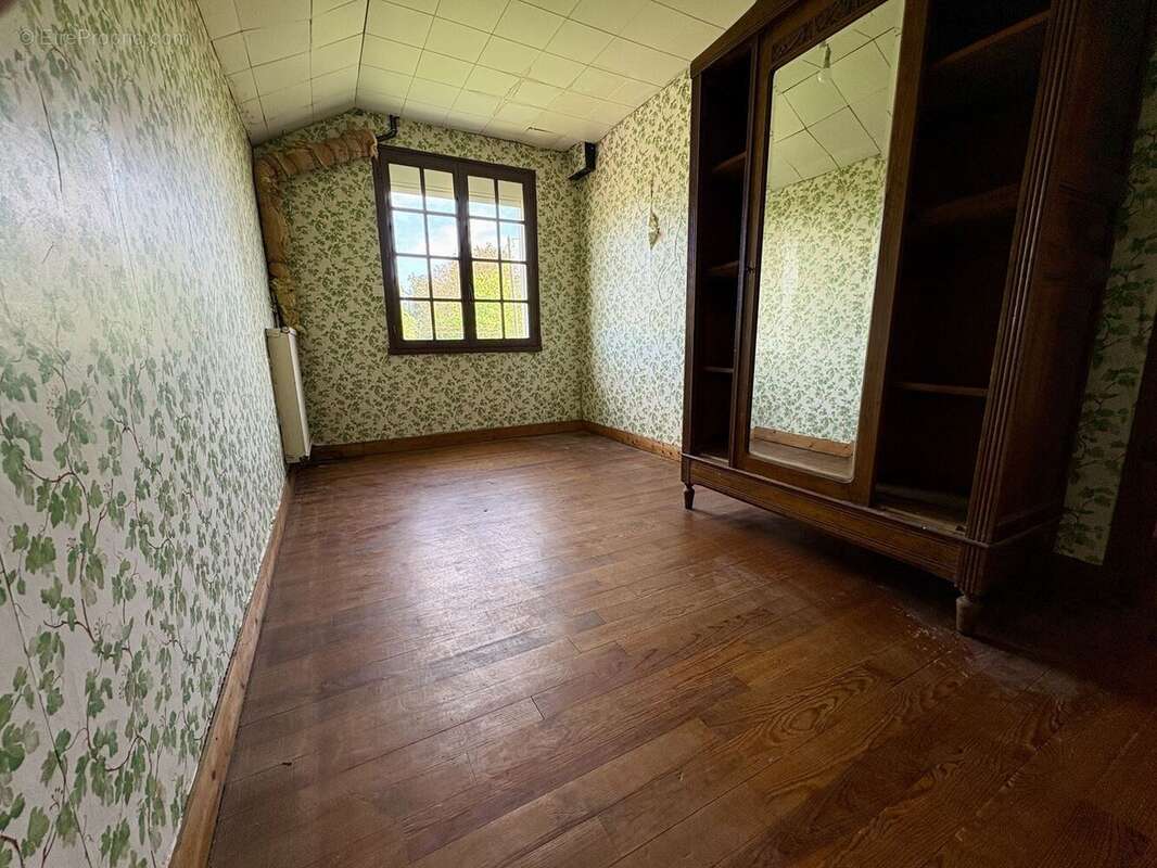 Maison à CONDE-SUR-VIRE