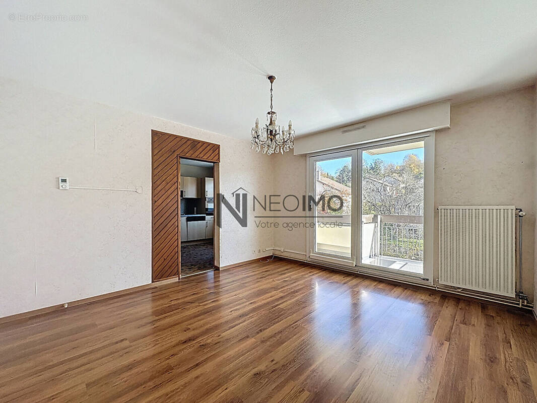 Appartement à NEUFCHATEAU