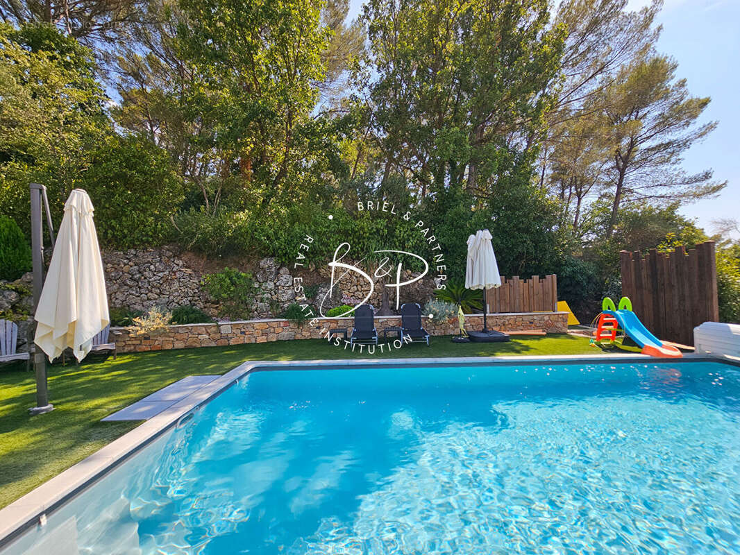 EXCLUSIVITE LORGUES Maison de plain-pied de 127 m² avec 4 chambres, piscine chauffée et jardin paysagé - photo 5
