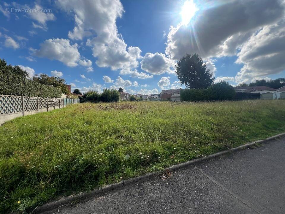 Terrain à MERICOURT