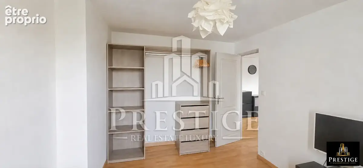 HYÈRES CENTRE — Appartement T2 - photo 5