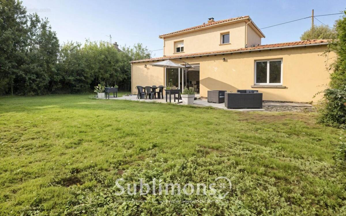 Maison à SAINTE-LUCE-SUR-LOIRE