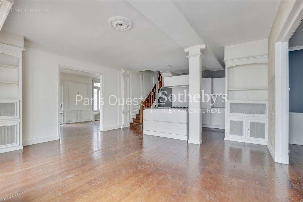 Maison à NEUILLY-SUR-SEINE