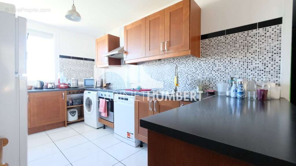 Appartement 125 m² à Saint-Etienne  - photo 2