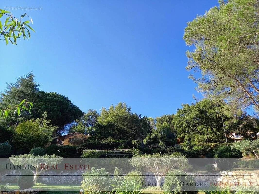 Maison à VALBONNE