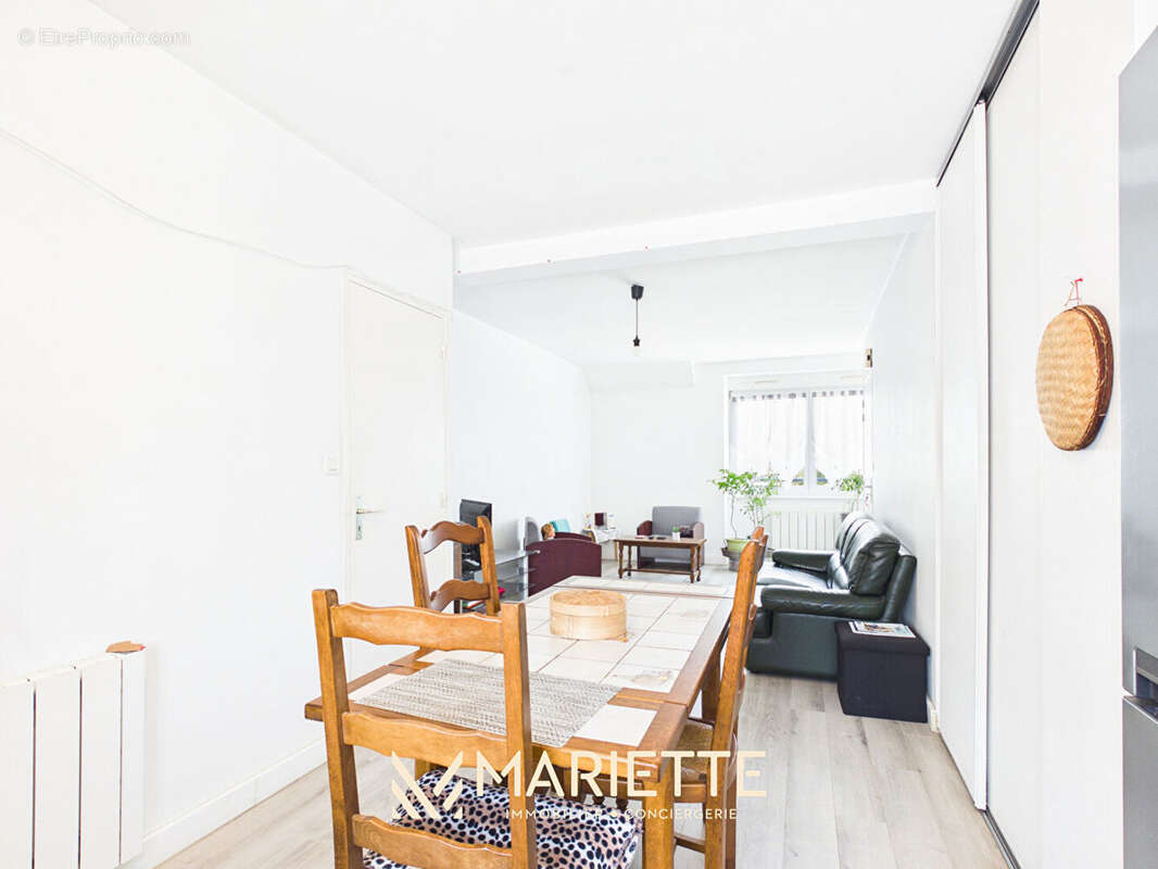 " TYNEO " PLEUVEN, Duplex de 37 m² avec locataire en place - photo 3