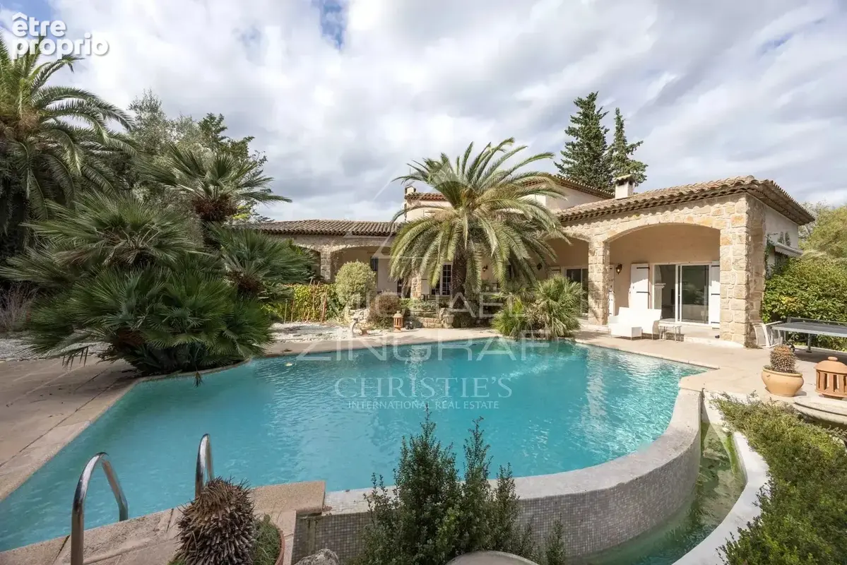 Photo Maison à Mougins au prix de 1 880 000€