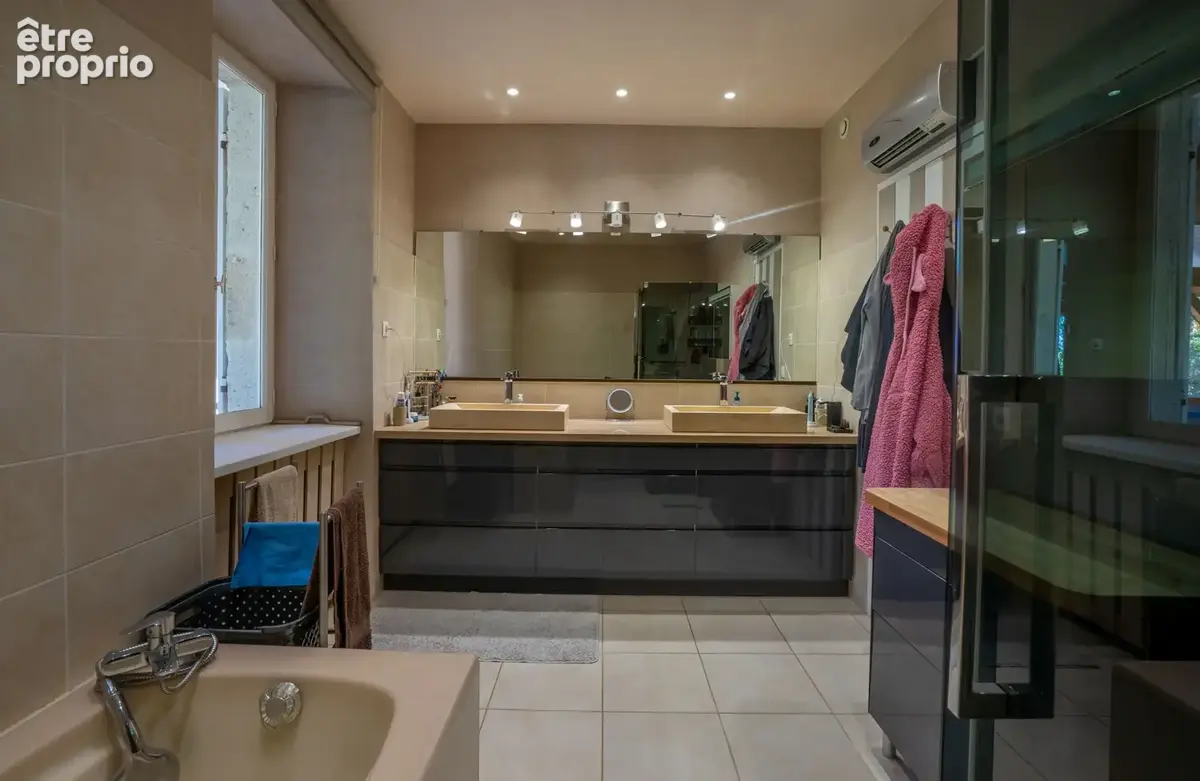 Belle propriété quercynoise avec 2 grandes maisons, piscine et 1 ha terrain - photo 16