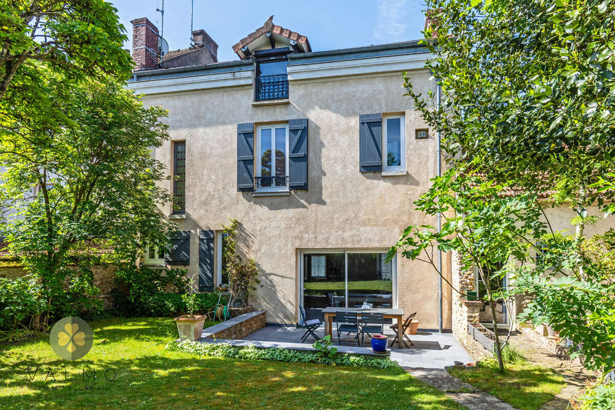 Maison à THOIRY