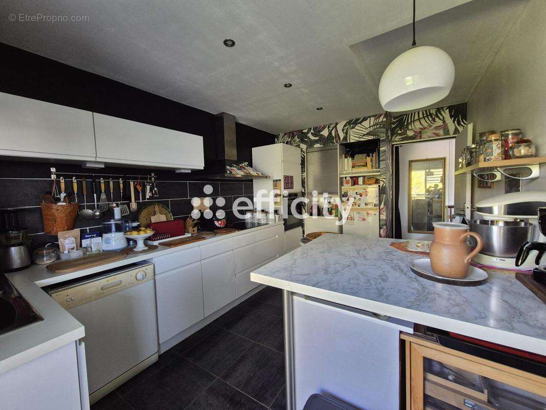 Appartement à LA CHAUSSEE-SAINT-VICTOR