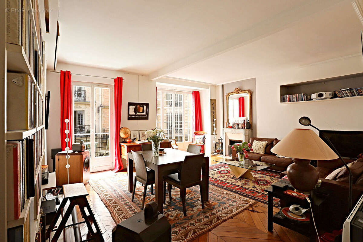 Appartement à PARIS-18E