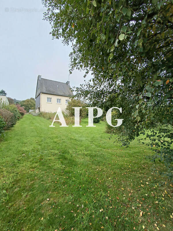 Maison à CAUREL