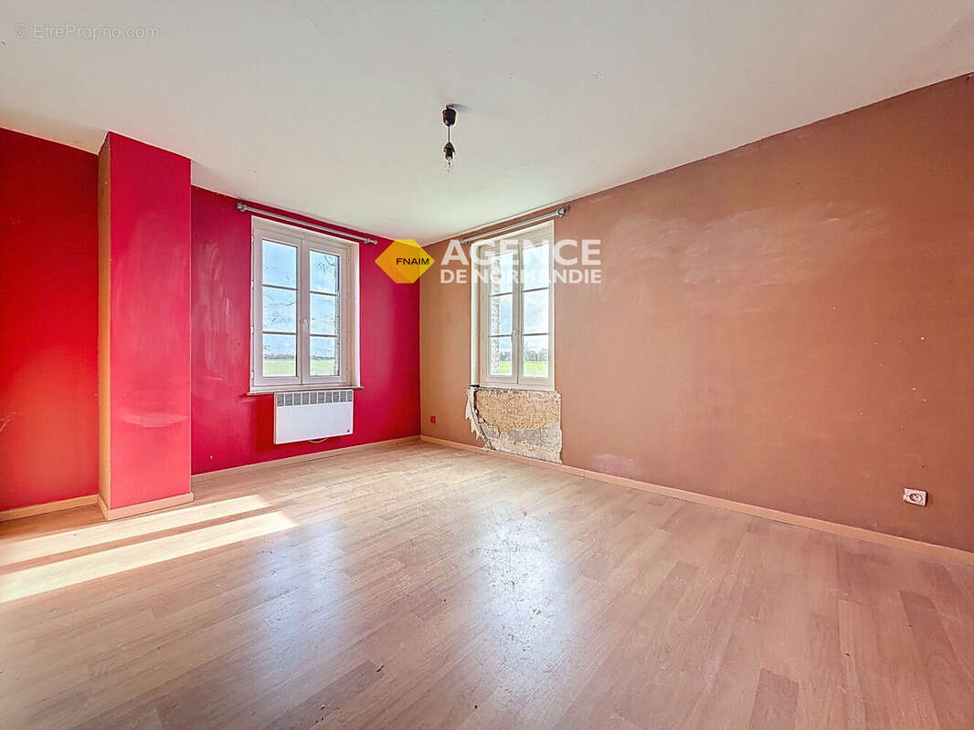 Maison à MONTREUIL-L'ARGILLE