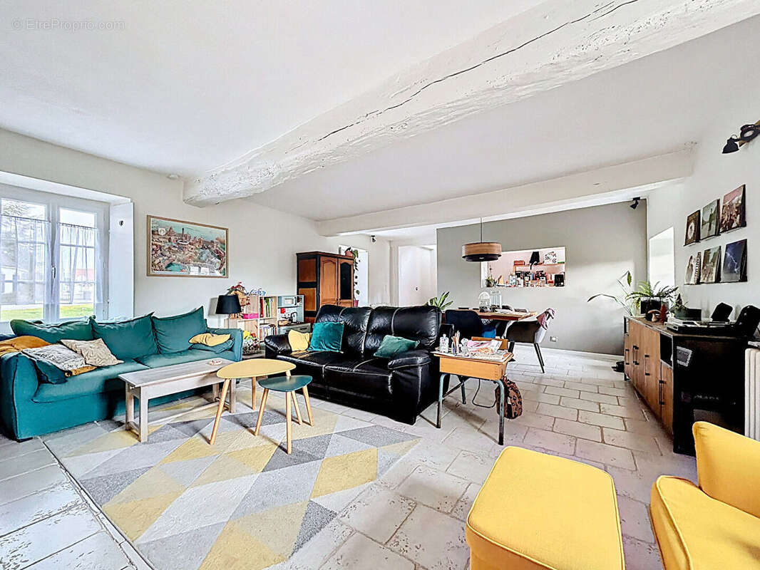 Maison à FRESNAY-LE-GILMERT