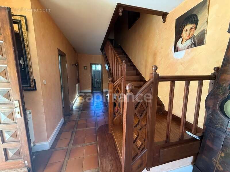 Grande maison avec dépendance sur 3460 m² de terrain - photo 13