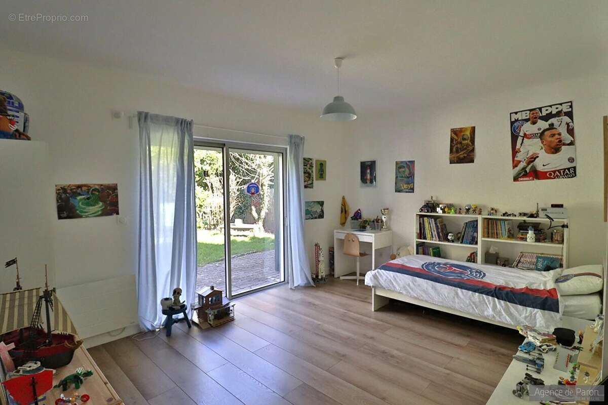 Maison à VERRIERES-LE-BUISSON