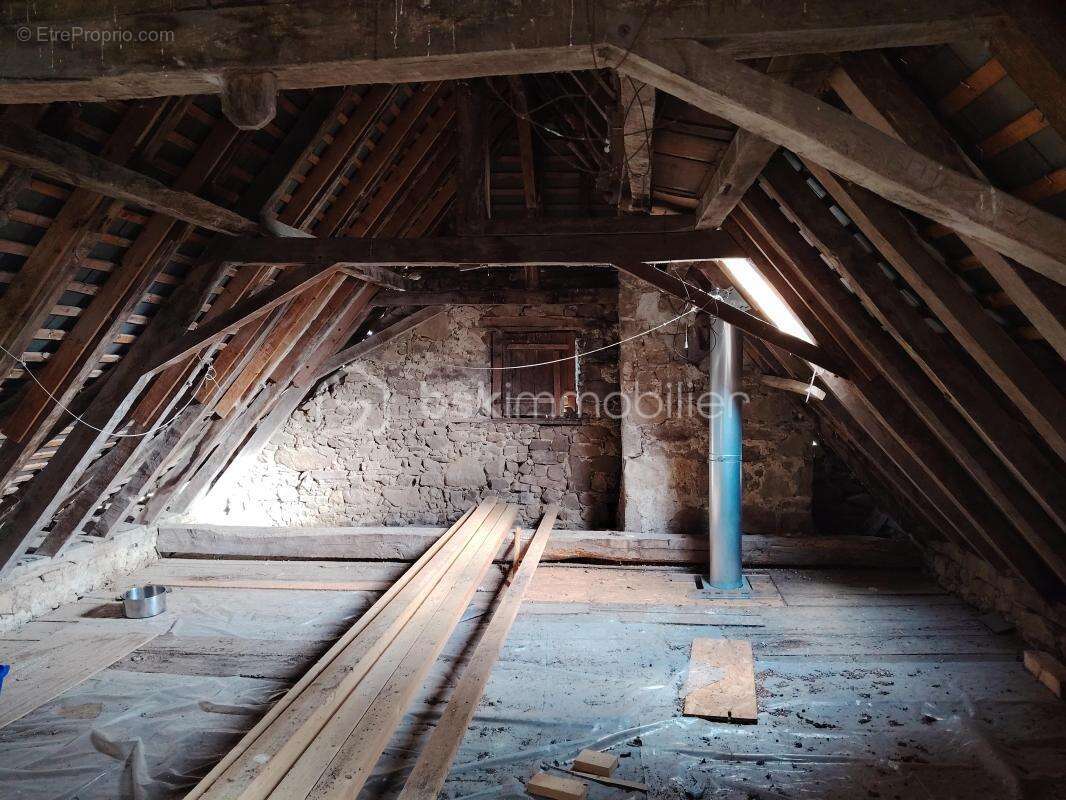 Maison à SAINTE-COLOME