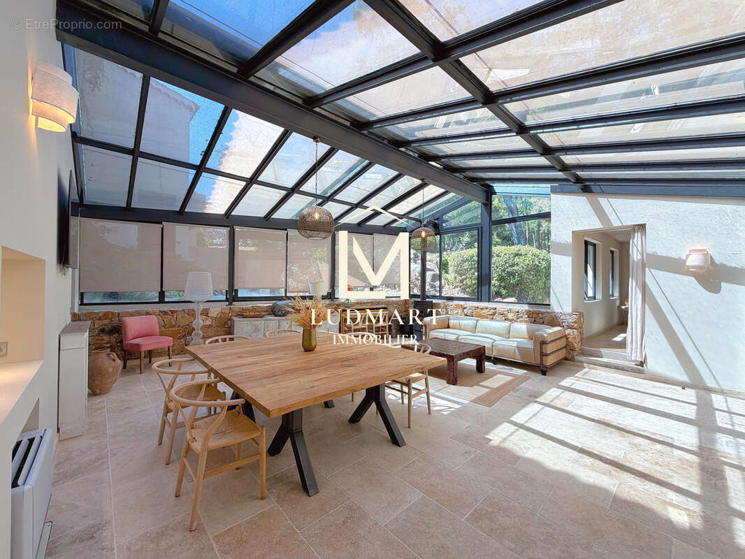 Propriété de caractère avec ancienne bergerie rénovée, piscine et 7,5 hectares en Provence - photo 20