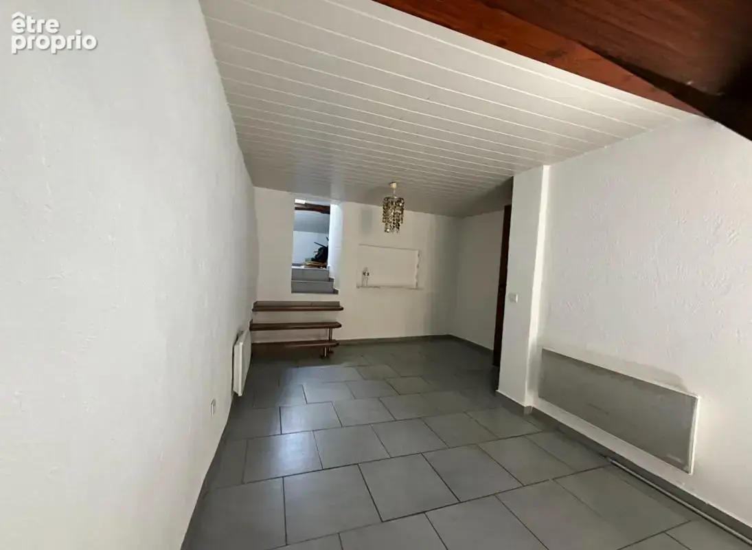 immeuble avec 2 appartements, garage et caves - LE VAL - photo 6