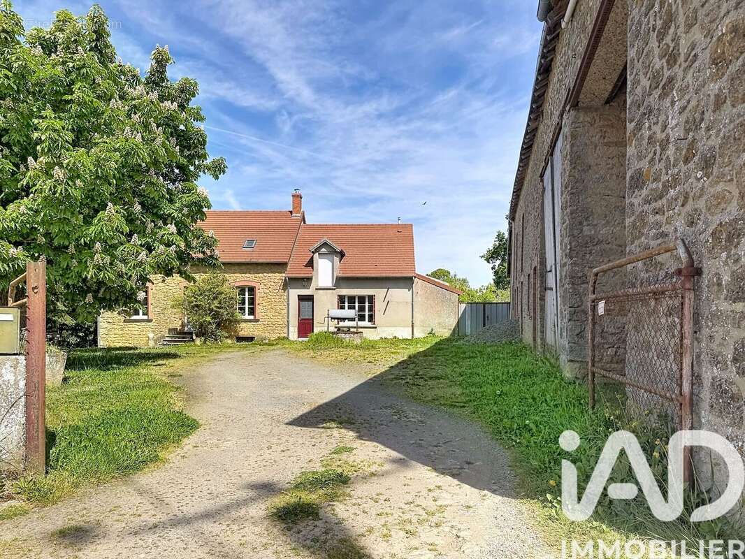 Maison 165 m² à Chavin  - photo 2