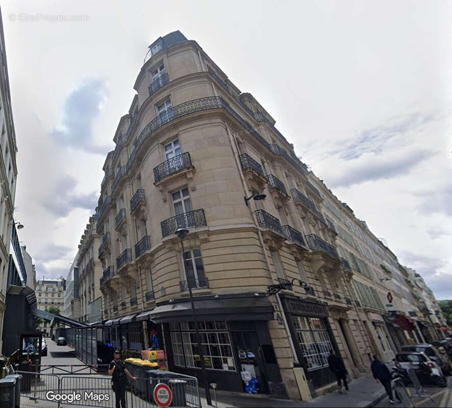 Appartement à PARIS-8E