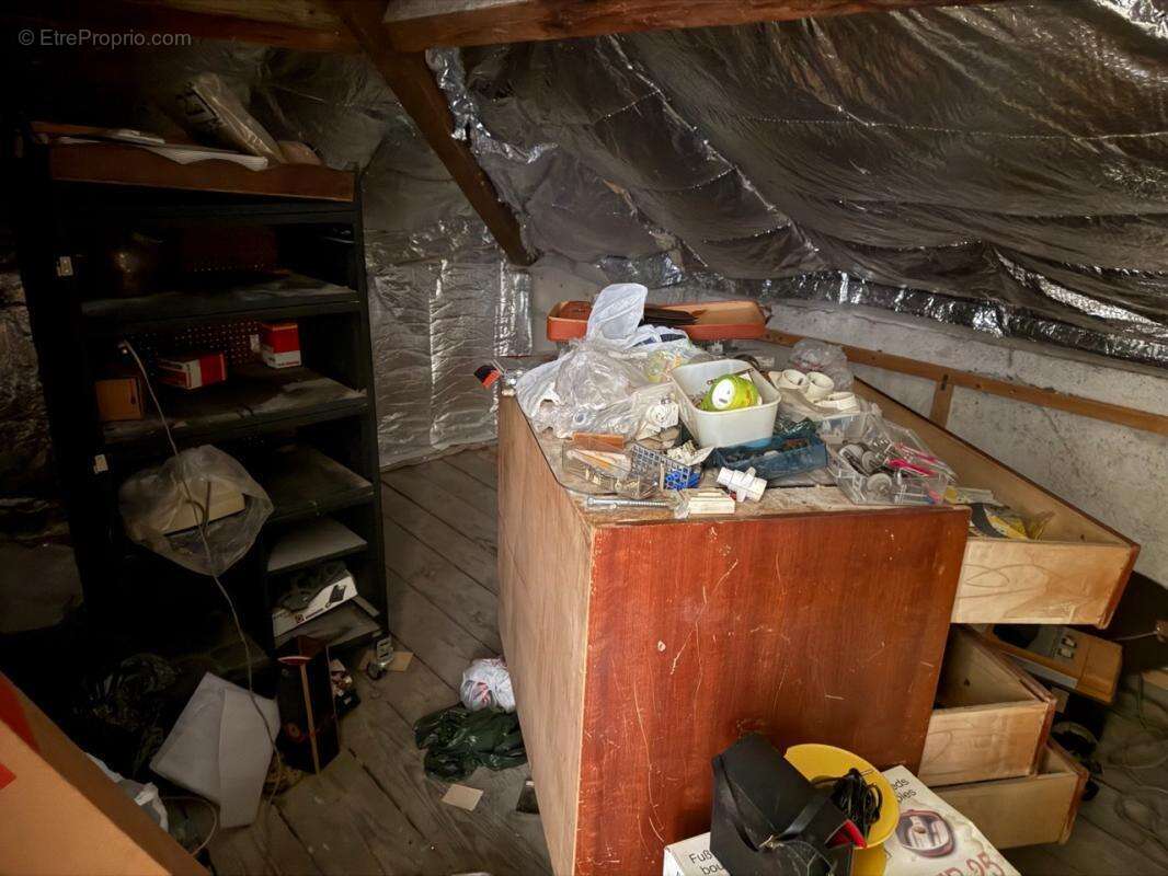 SUCCESSION VACANTE ! Maison mitoyenne 4 pièces 3 chambres 83 m2 JOEUF, offrant un fort potentiel de rénovation - photo 13