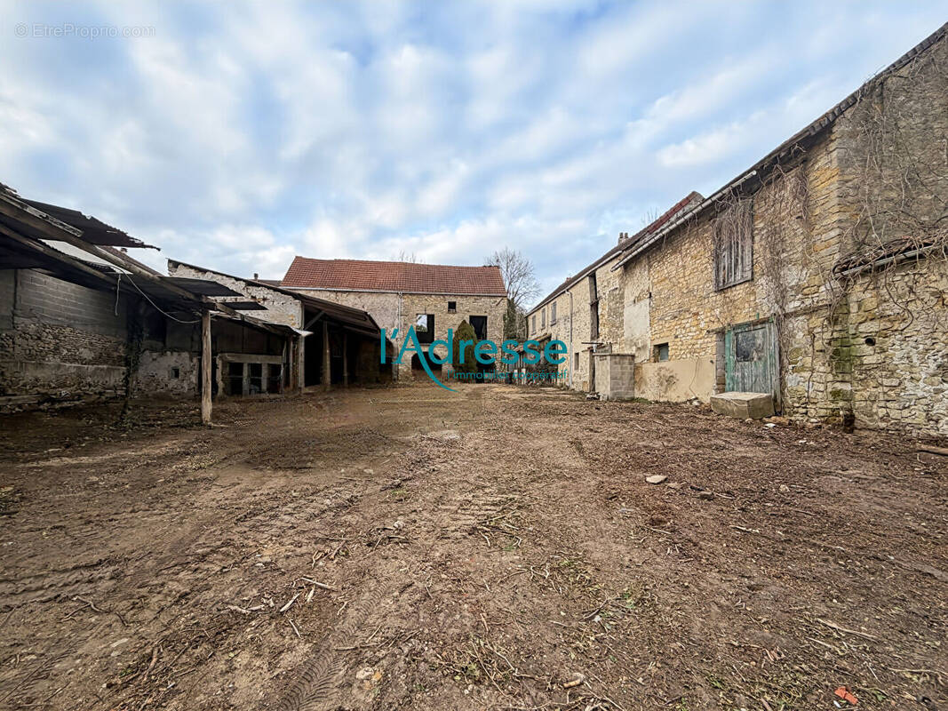 Maison à CONDECOURT