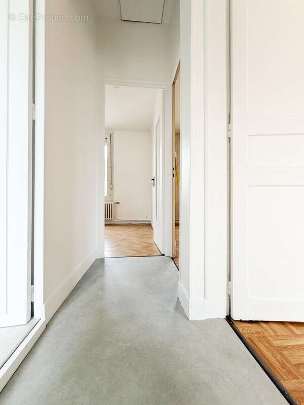 Maison entièrement rénovée - 3 chambres - Jardin plein sud - Saint-Pavin - photo 8