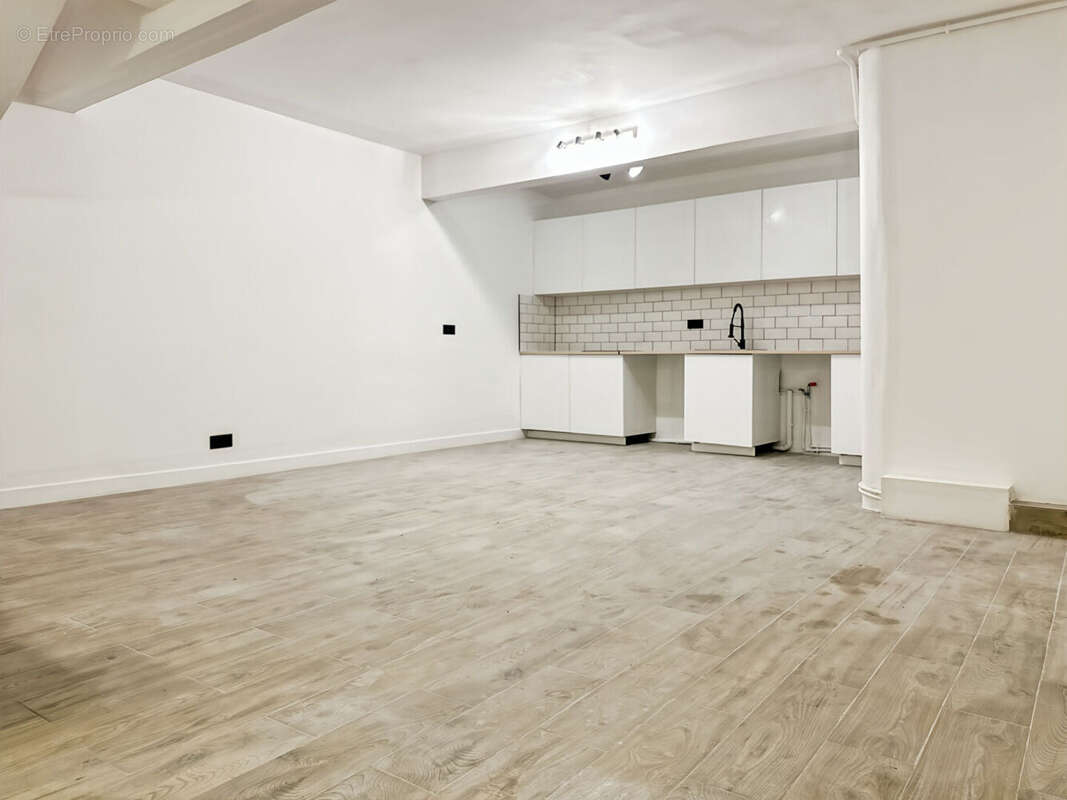 Appartement à PARIS-10E