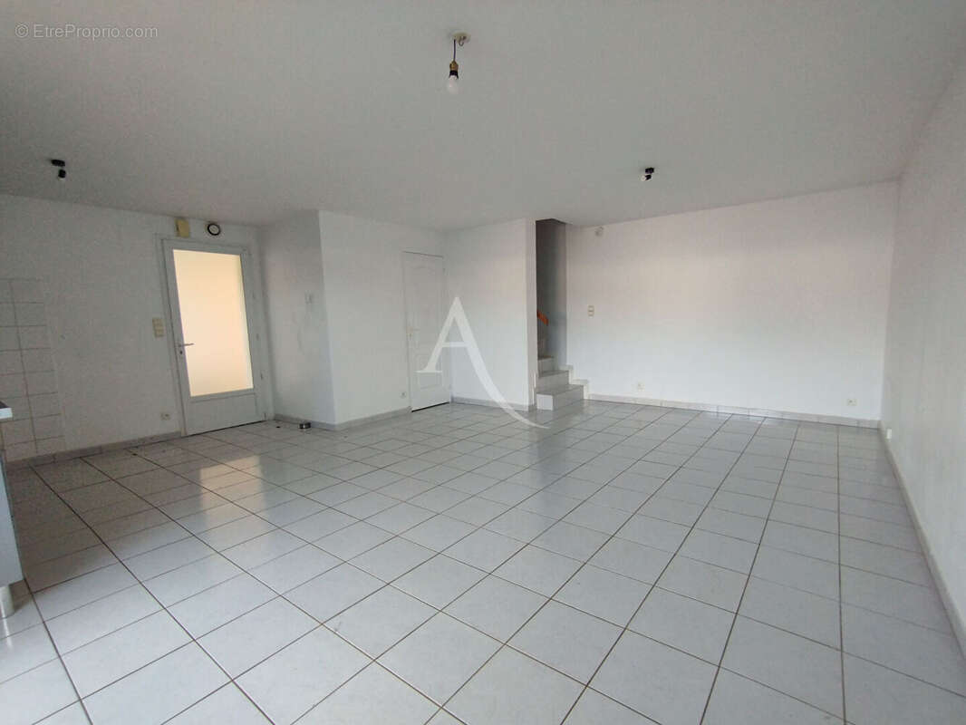 Maison à BUSSAC-SUR-CHARENTE