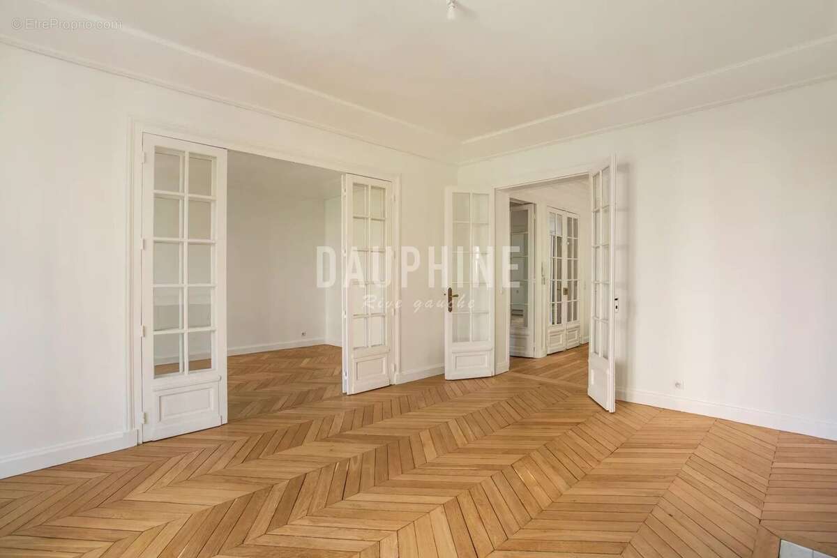 Appartement à PARIS-14E