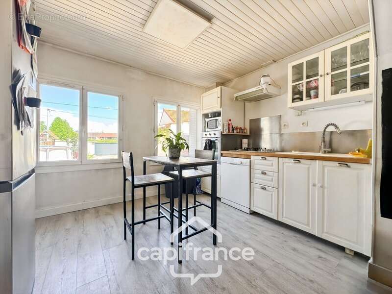 Maison à OUROUX-SUR-SAONE