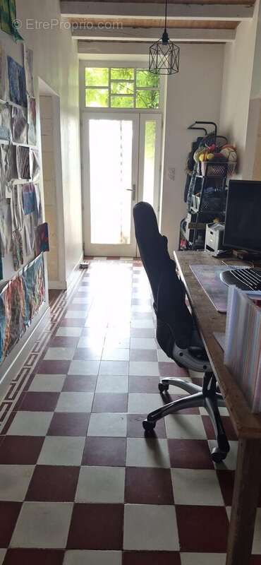 Maison 360 m² à Brizambourg  - photo 5